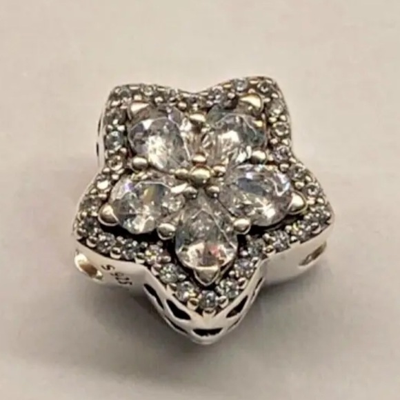 Pandora, sparkling snowflake, pave charm - Picture 2 of 11